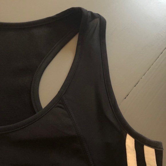 ❤️Sold ❤️Workout top - Picture 3 of 6